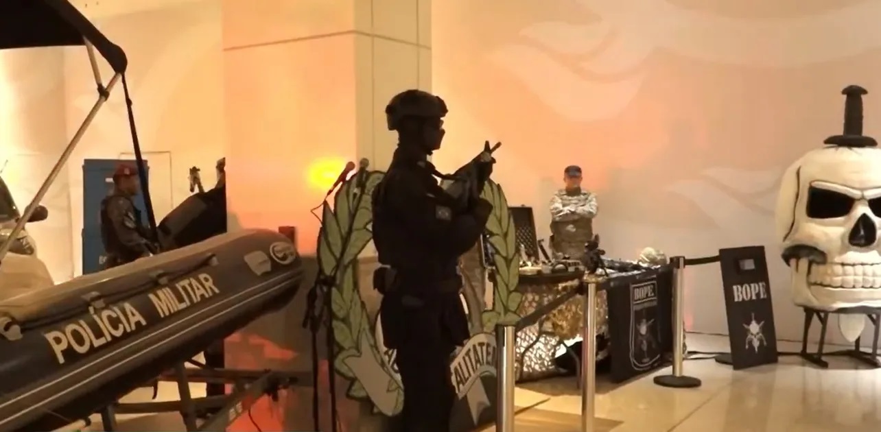 Exposição da Polícia Militar em Fortaleza reúne viaturas blindadas, história da corporação e atividades para crianças