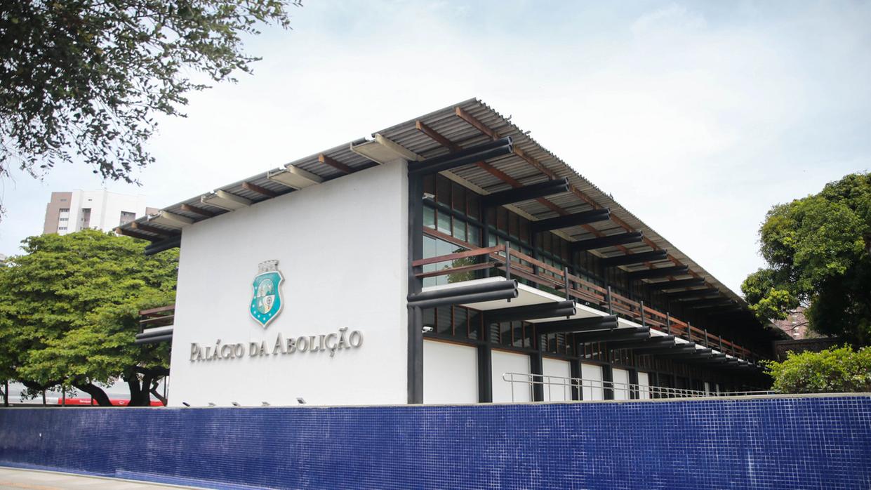 Elmano vai antecipar 2ª parcela do 13º dos servidores